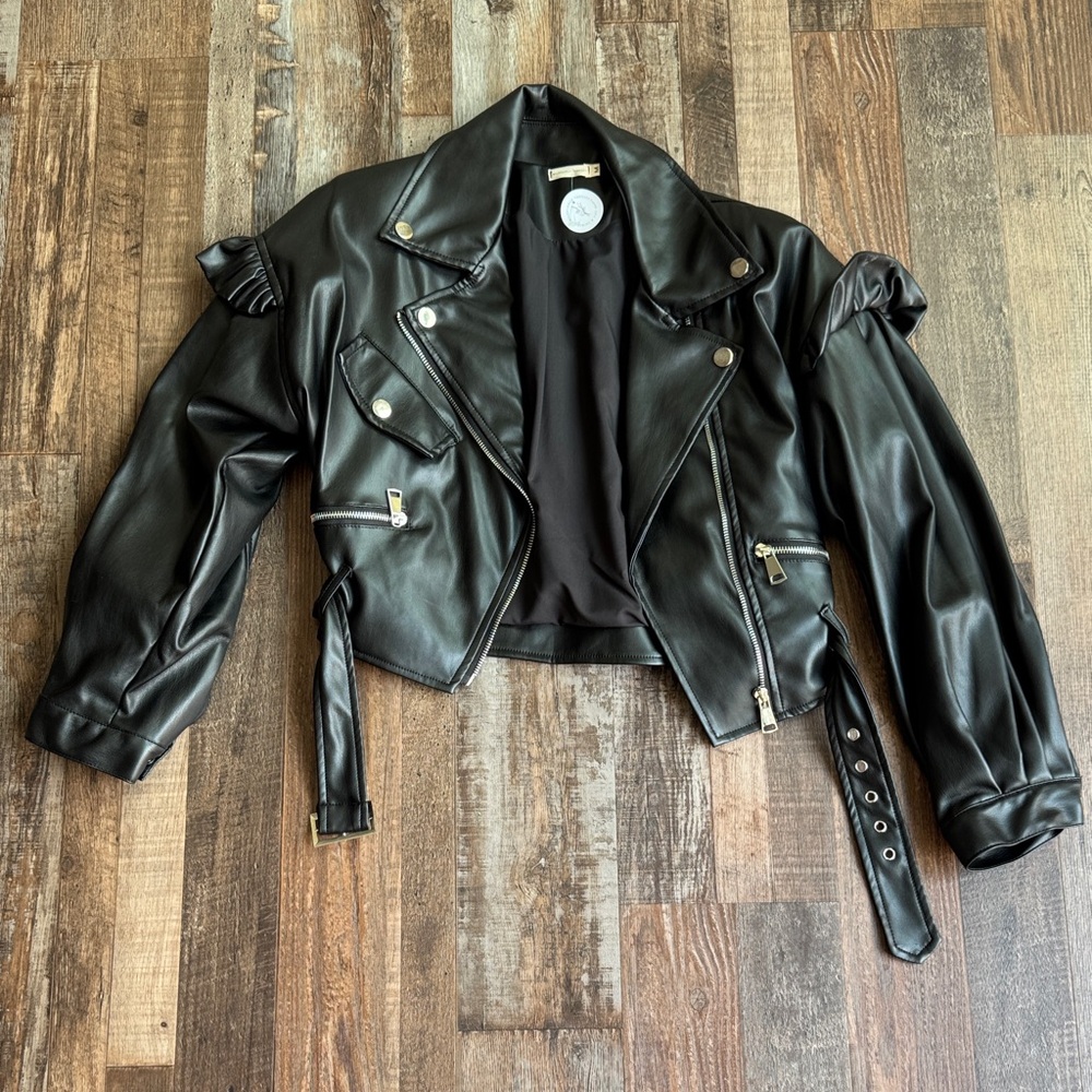 Elegant Black Faux Leather Women's Jacket